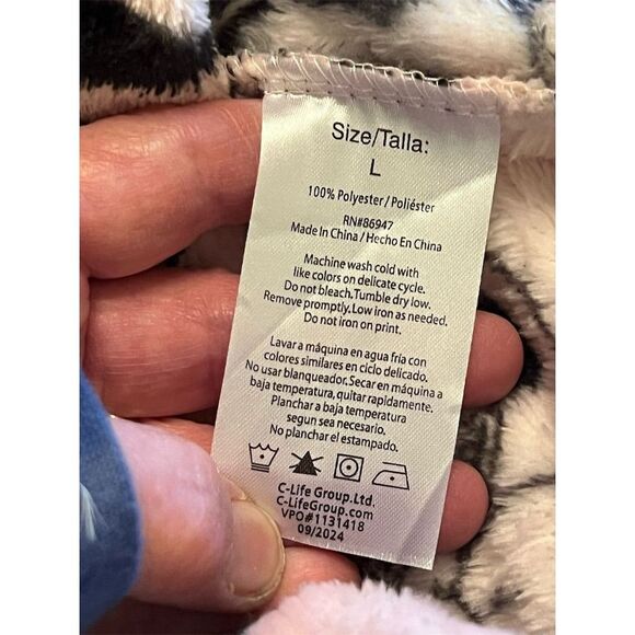 Disney Women's Minnie Mouse‎ Pink Fleece Pajama Shorts NWT  L comfy core fuzzy - Picture 7 of 11